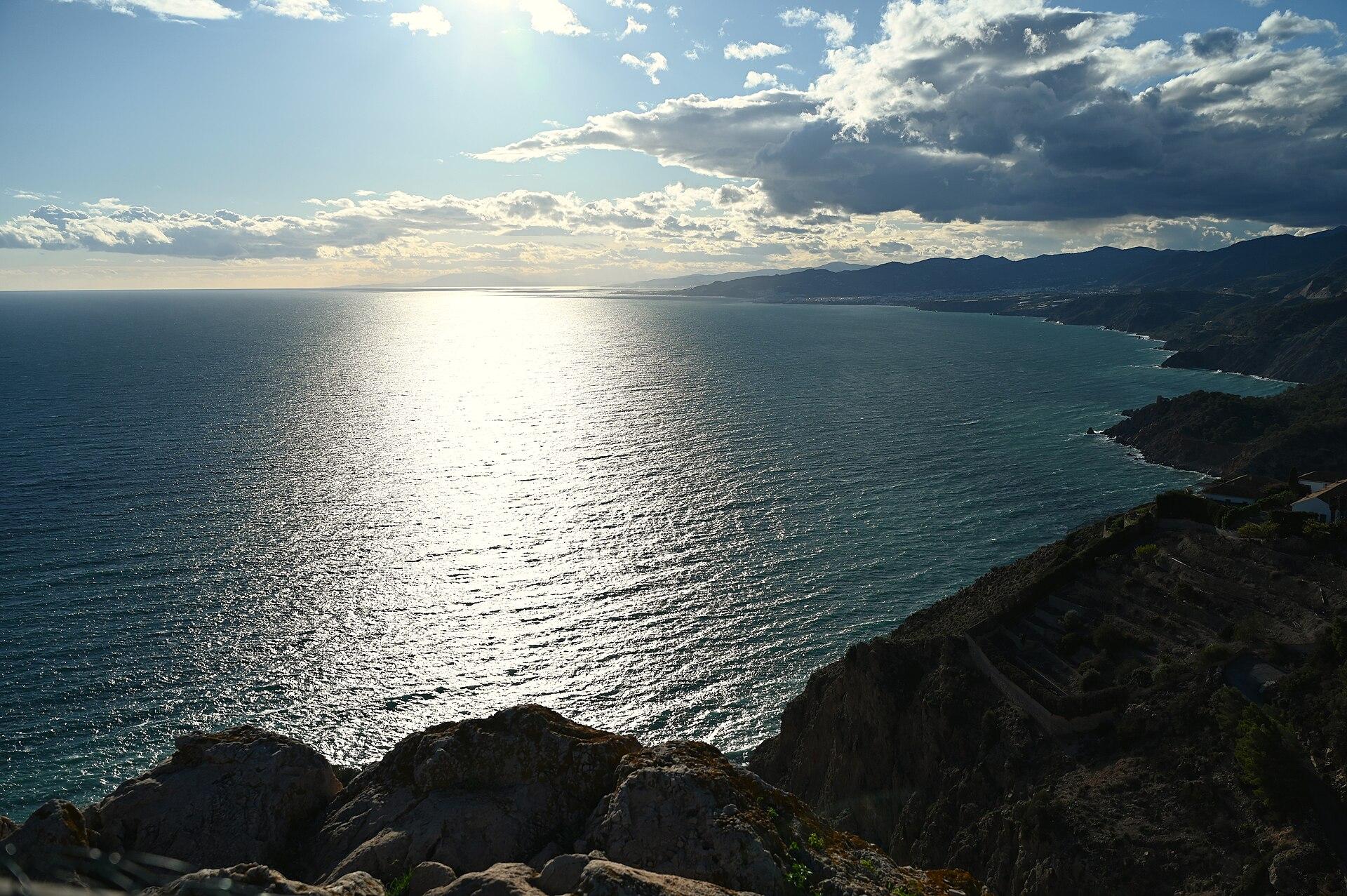 Acantilados de Maro-Cerro Gordo
